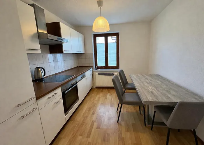 Souterrain Mit Anbindung Urbanstay - Unesco Weltkulturerbe Шверін